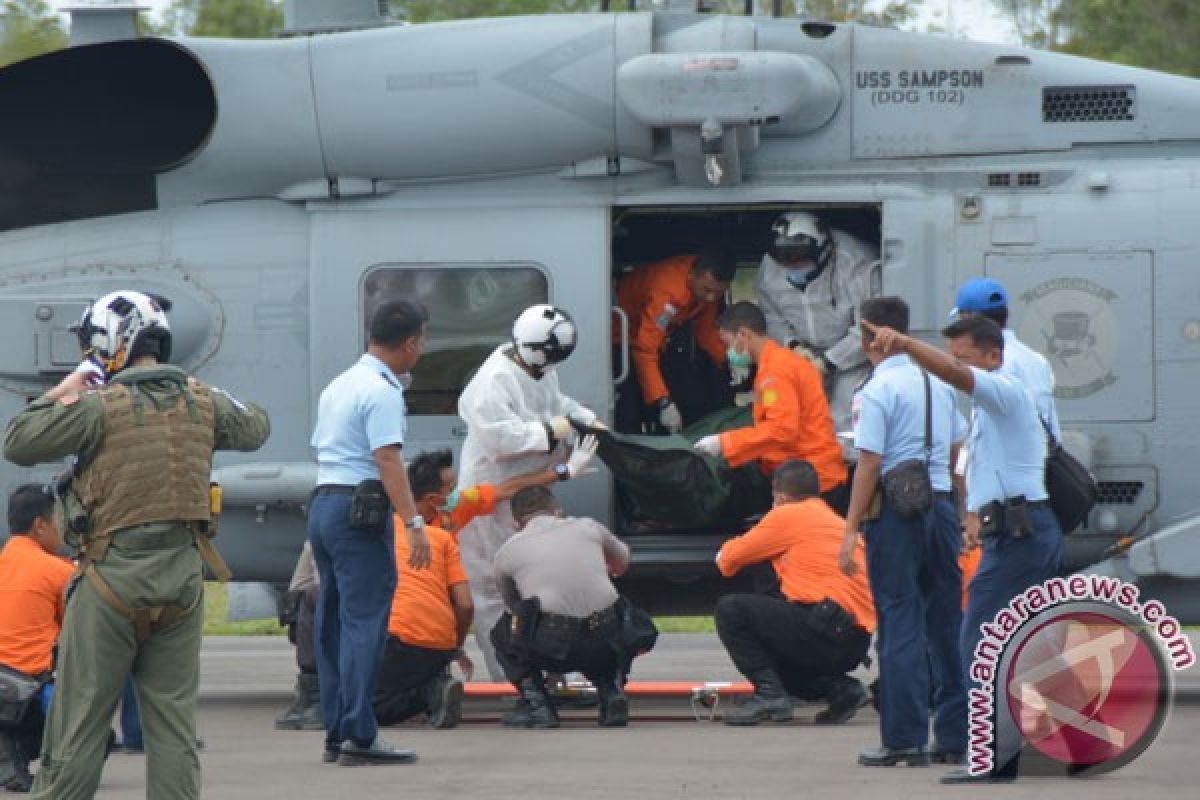 10 jenazah korban AirAsia diterbangkan ke Surabaya