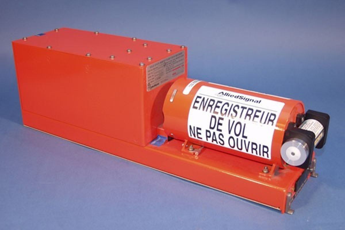 Apa Saja Isi Kotak Hitam Itu