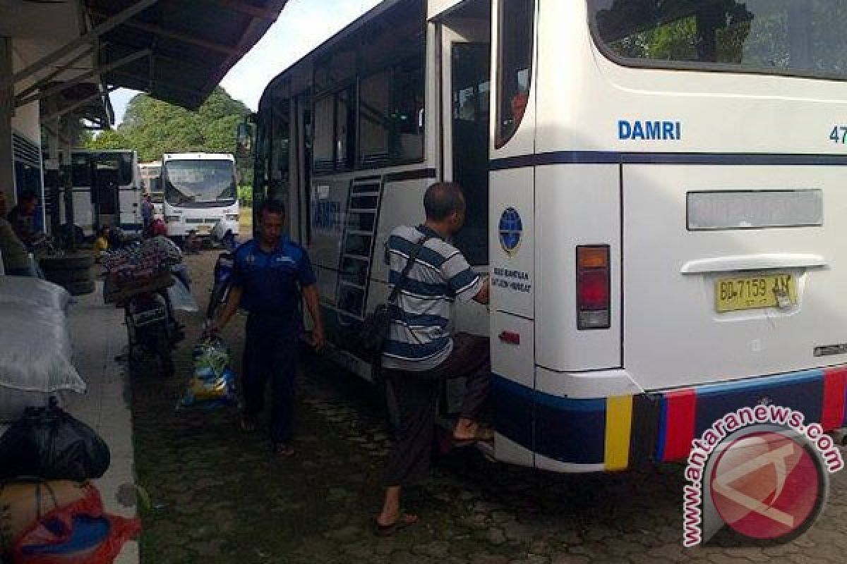 Dishubkominfo operasikan bus Damri di Pulau Enggano