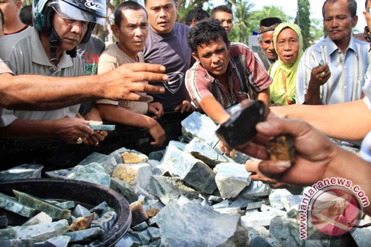 Batu akik Aceh diminati wisatawan Malaysia