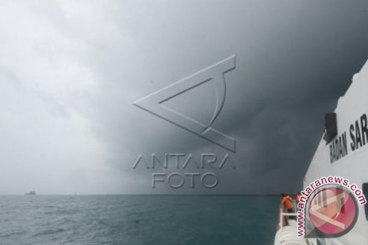 Gelombang 1,5-3 Meter di Lokasi Pencarian AirAsia