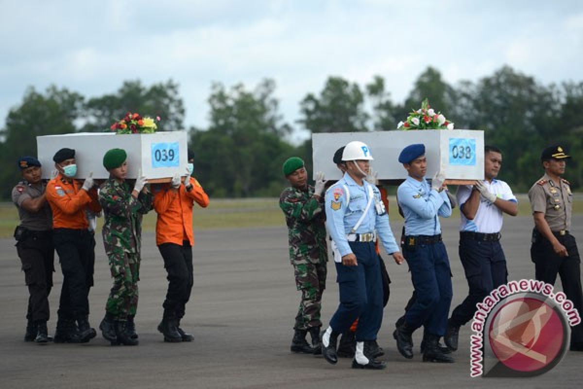 Dua jenasah terbaru AirAsia diterbangkan ke Surabaya