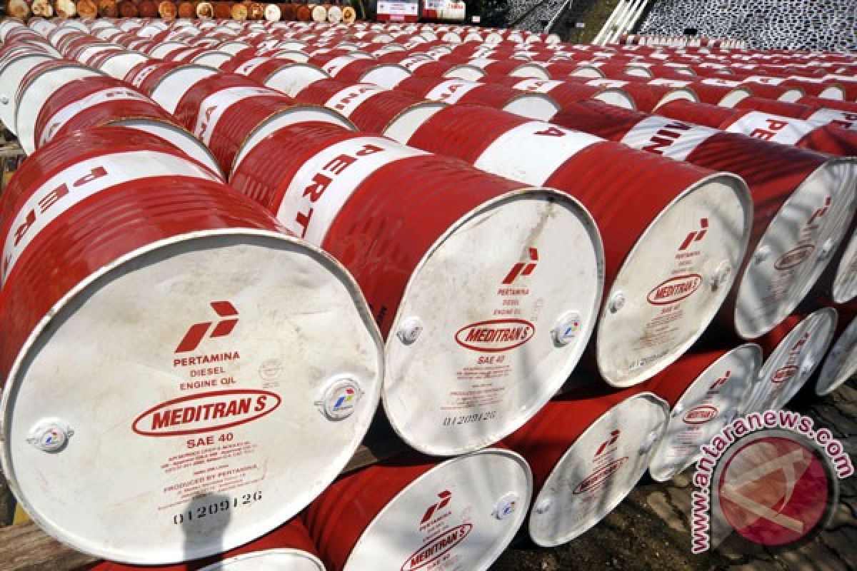 Sanksi AS terhadap Iran melunak, harga minyak terus menurun
