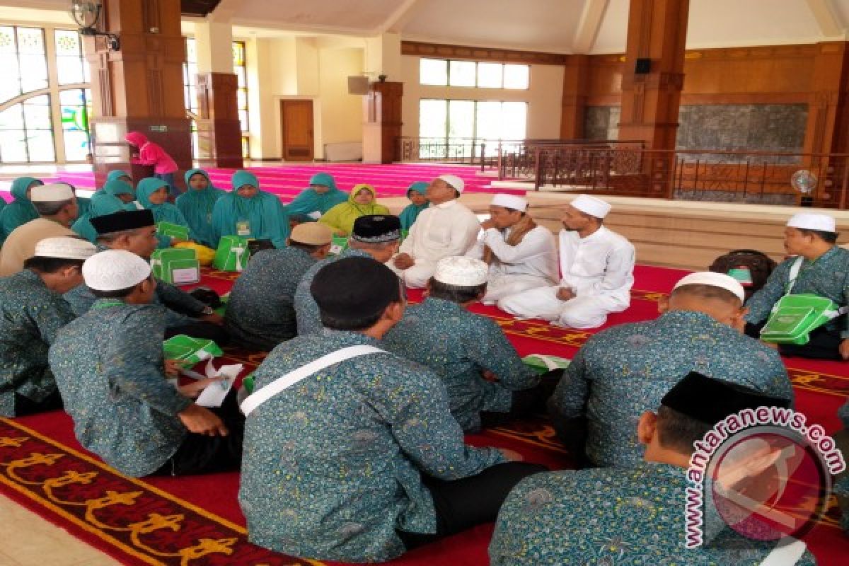 Anggota Polri pulang umroh ditahan di Jeddah