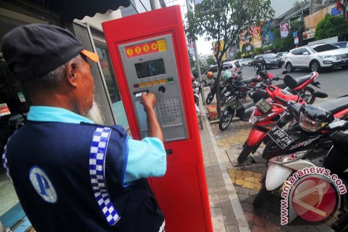 Pemkot Padang bertekad luncurkan parkir elektronik September 2016