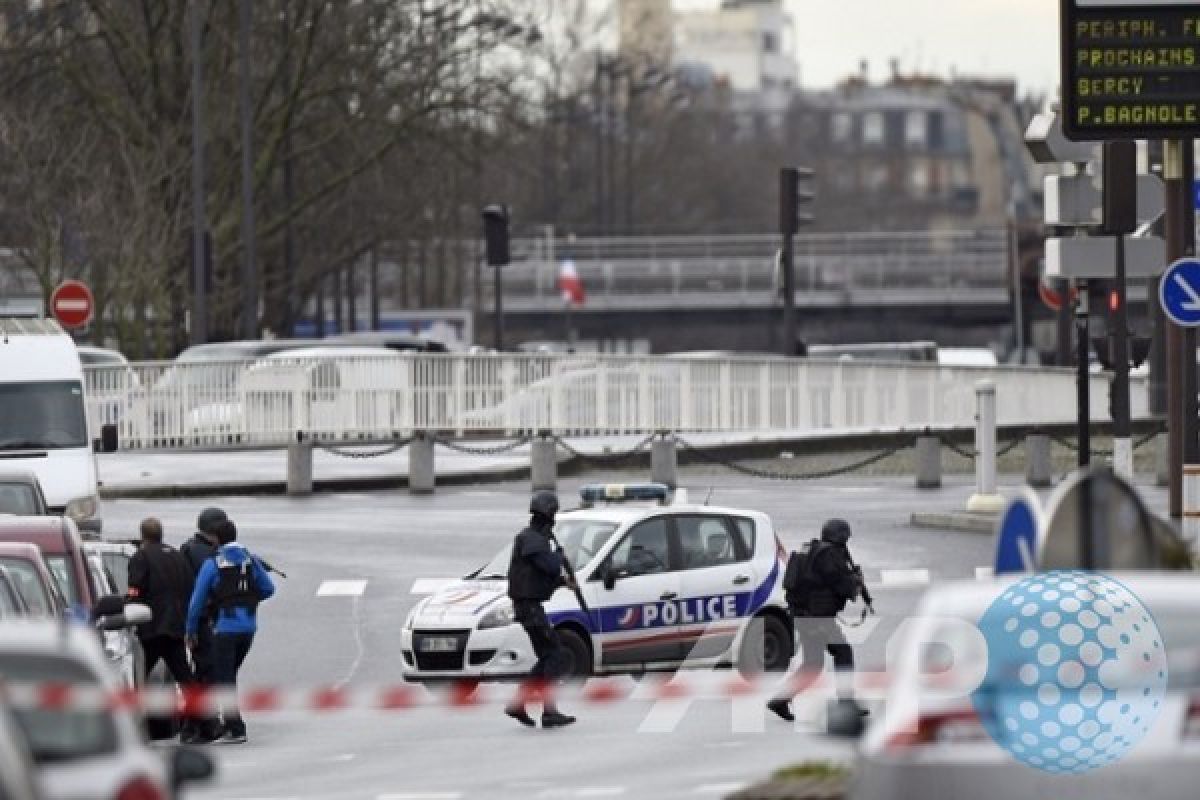 Hostage-taking underway North-East of Paris