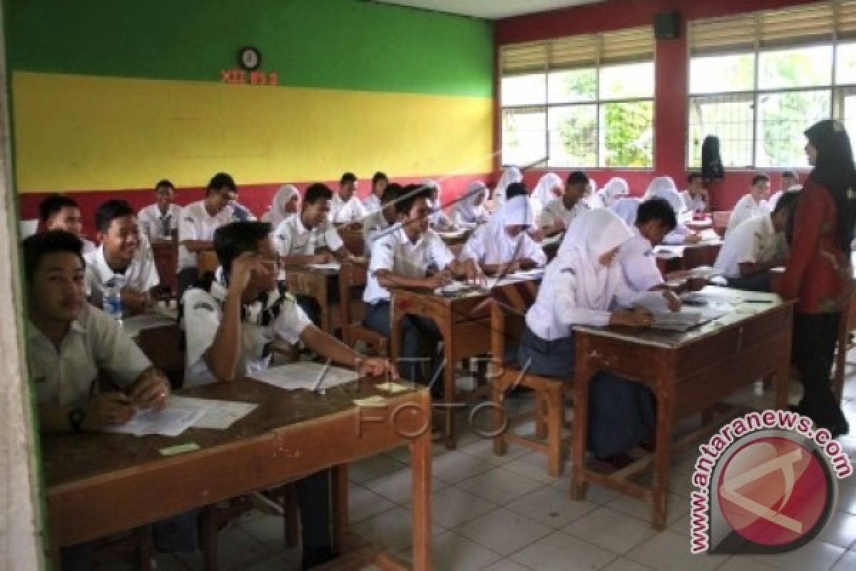 Guru diminta tidak keluar sekolah saat kerja