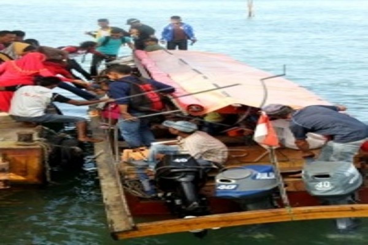 Perahu berpenumpang 12 orang terbalik di perairan Yapen