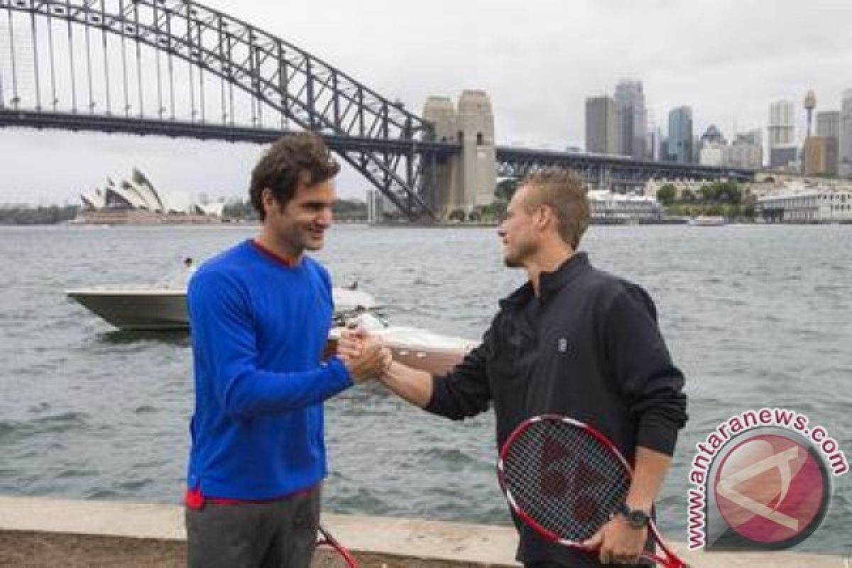 Federer Plays Hewitt in a World First Tennis Launch in Sydney