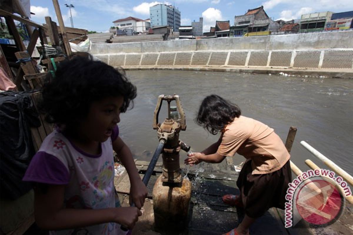 Jakarta, W Java discuss cooperation in  water supply, flood handling