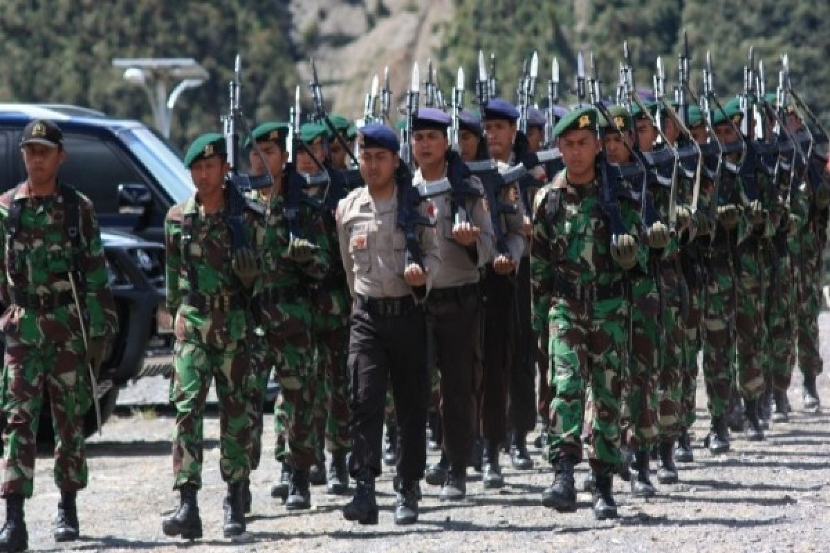 Aparat gabungan TNI-Polri buru KKB Ayub Waker