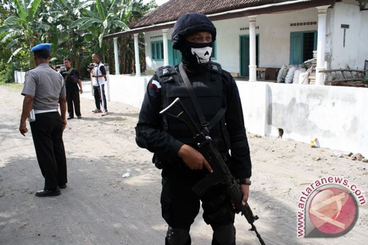 Polisi tangkap dua terduga teroris di Poso