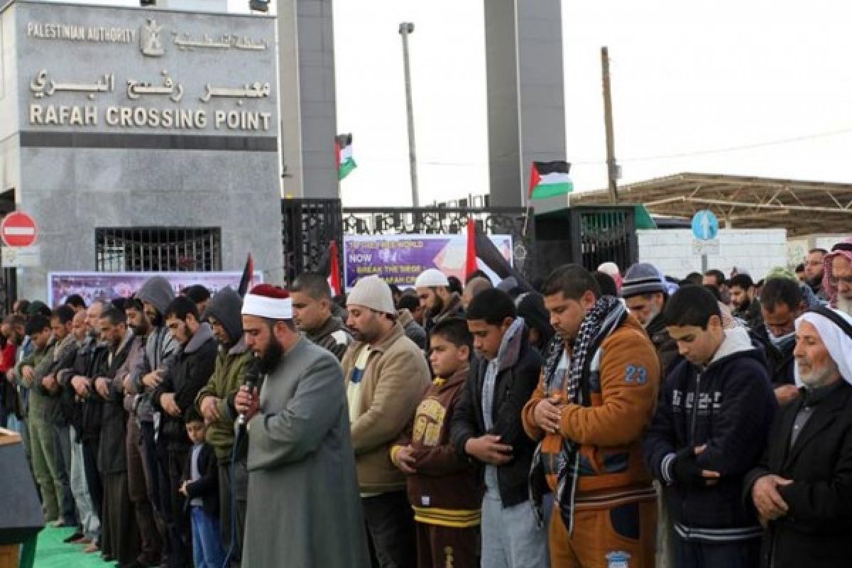 Palestina peringatan Israel setelah penutupan Masjid Al-Aqsa