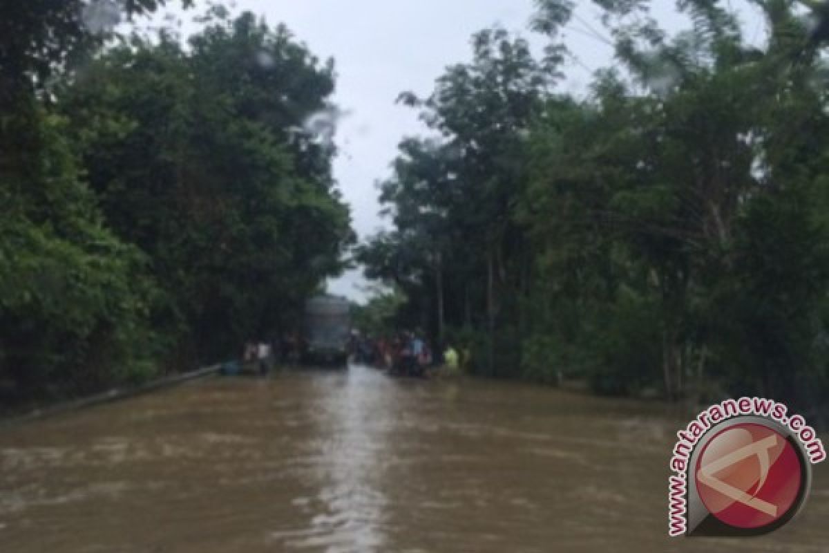 Banjir Terjang Kecamatan Air Besar Landak 