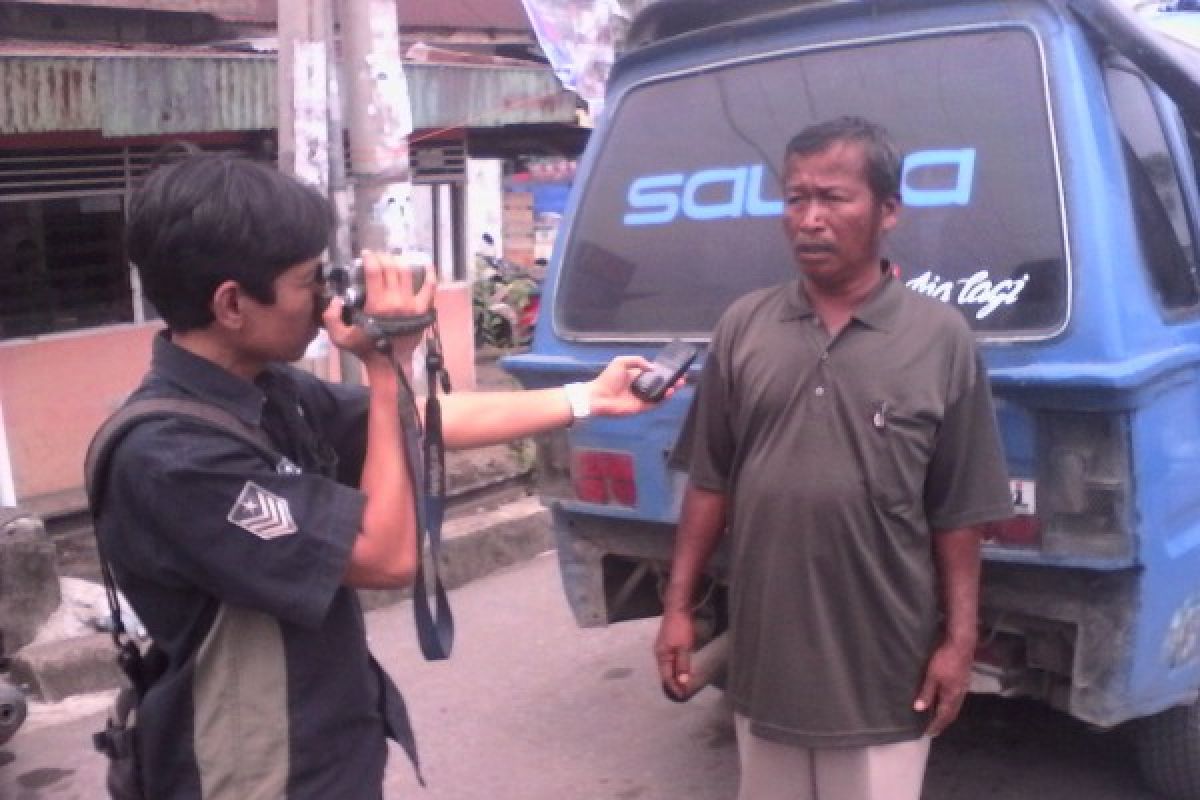 Pemilik Angkutan Umum di Solok Turunkan Tarif