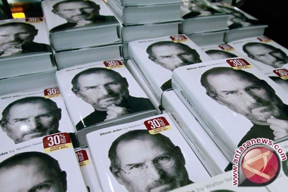 Hubungan rumit antara Steve Jobs dengan putrinya diungkapkan dalam buku 'Small Fry'