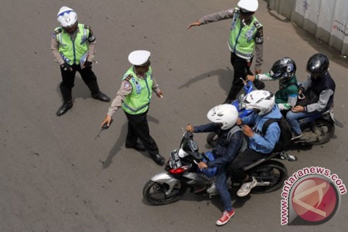 Pengendara motor terobos jalur HI-Monas terancam denda Rp500 ribu