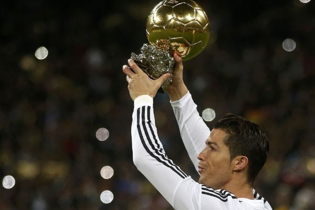Christiano Ronaldo tak hadiri penghargaan Ballon d'Or