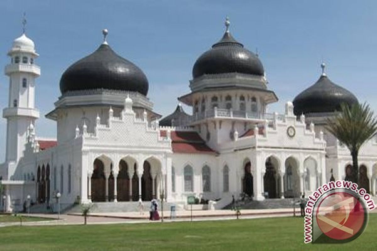 Masyarakat Bangun Masjid Dari Hasil Sere Wangi