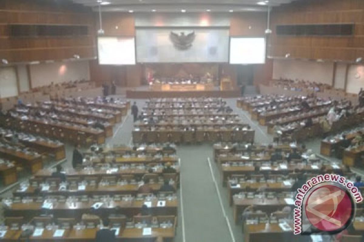 DPR RI Mengesahkan Perppu Pilkada Jadi UU