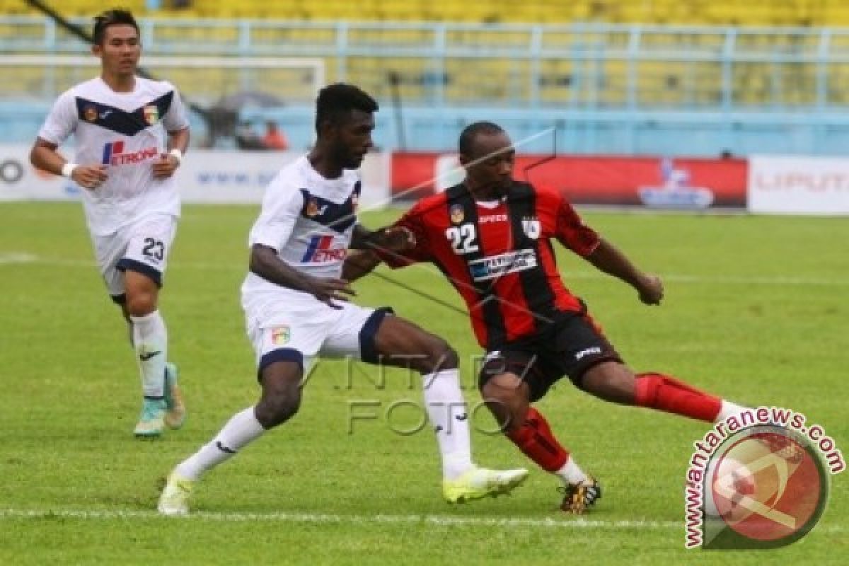 Persipura Bekuk Mitra Kukar 4-1