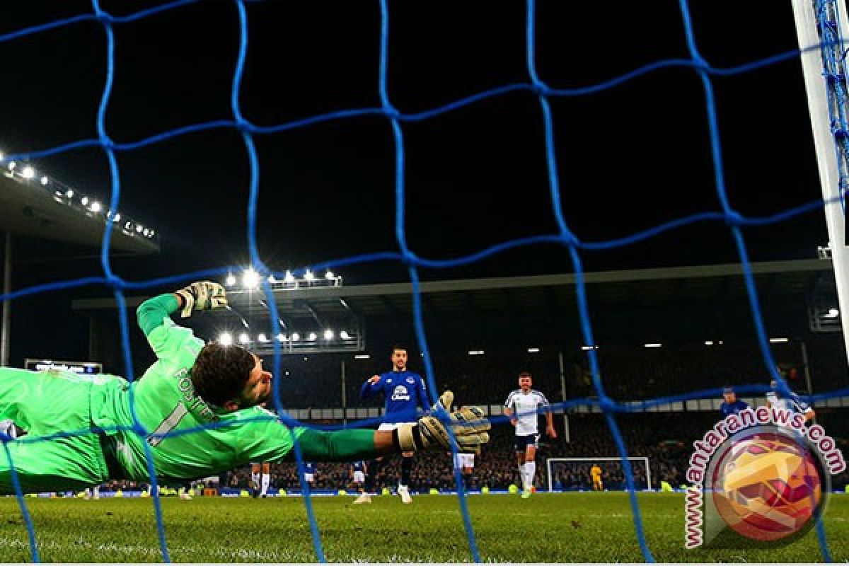 Penalti Mirallas melenceng, Everton vs West Brom tanpa gol