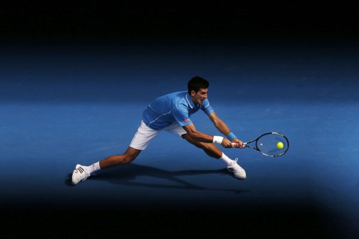 Kebangkitan Djokovic dihentikan kondisi gelap