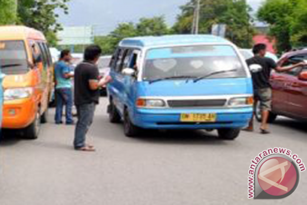 Sopir di Gorontalo Utara Turunkan Tarif Angkutan