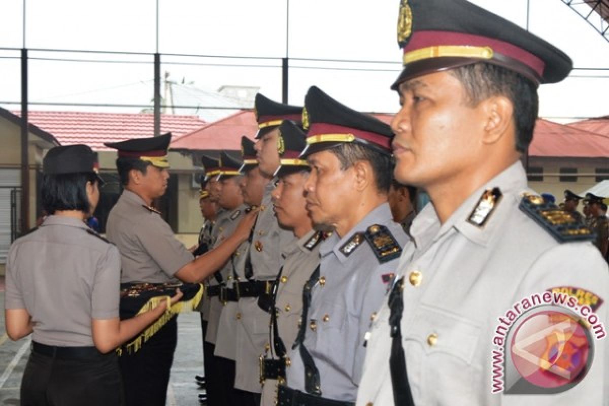 Lima Pejabat Polres Paser Dimutasi