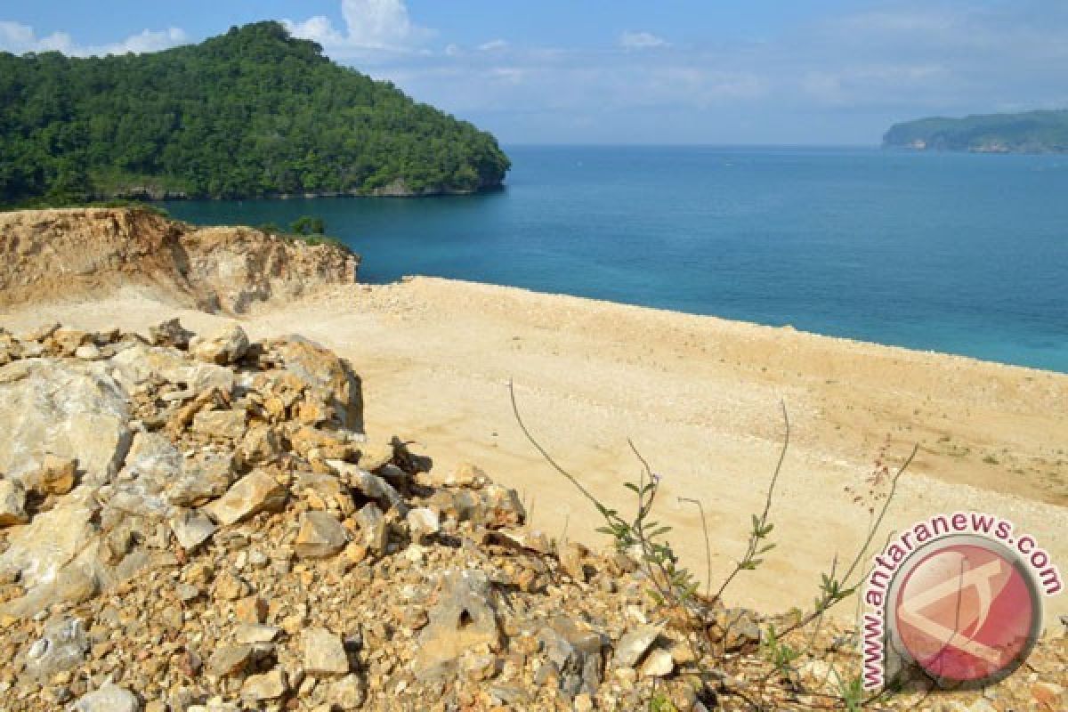 Pengoperasian Pelabuhan Niaga Batang Ditunda