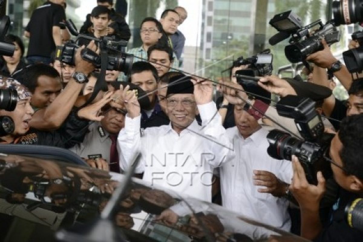 Hasyim Muzadi Serukan Selamatkan KPK dan Polri