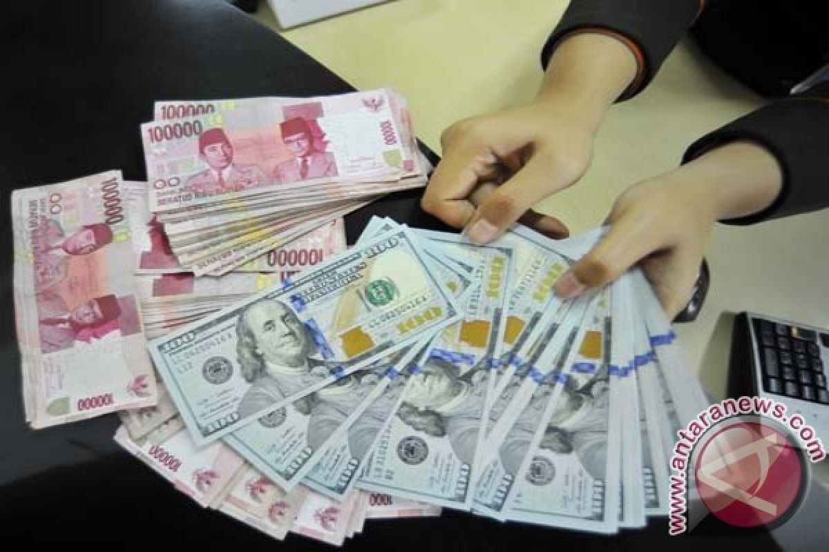 Rupiah senin pagi melemah menjadi Rp12.943