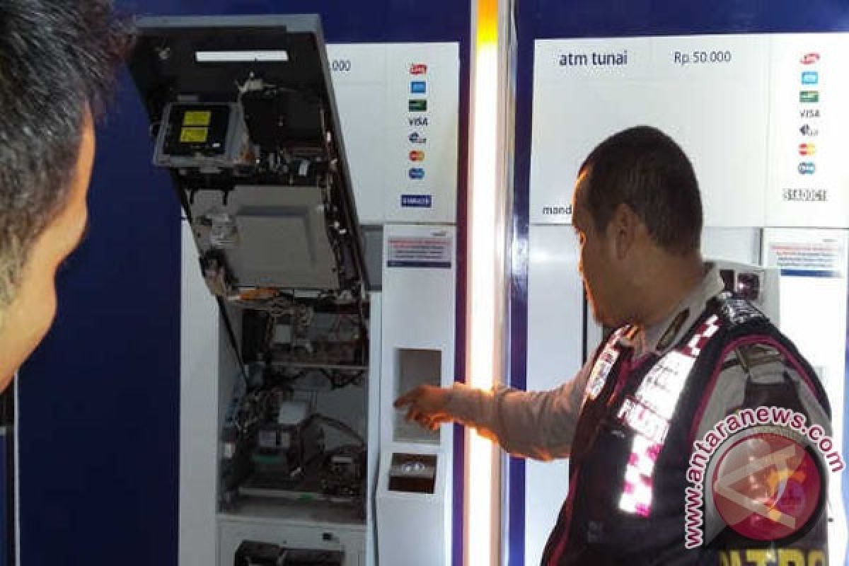 Polisi Kejar Pelaku Pembobol ATM Bank Mandiri