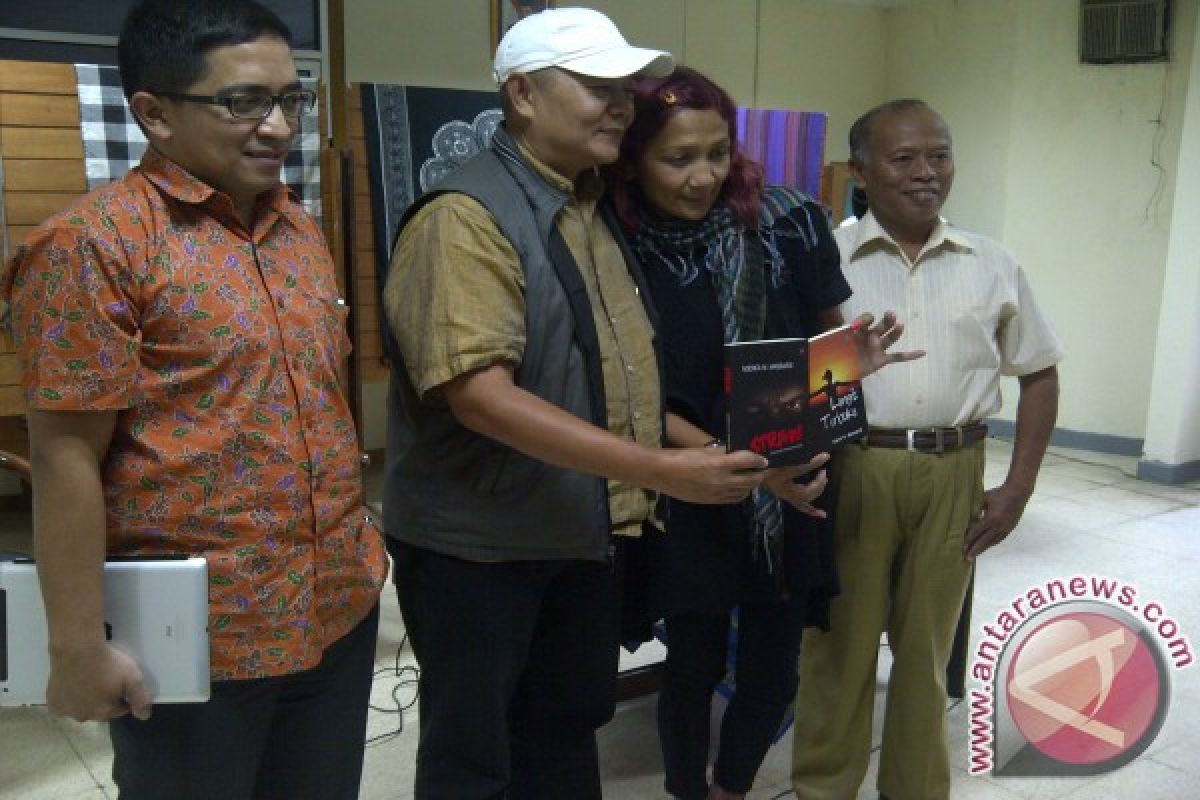 Tujuh tahun Noorca M. Massardi kerjakan novel 'Straw'