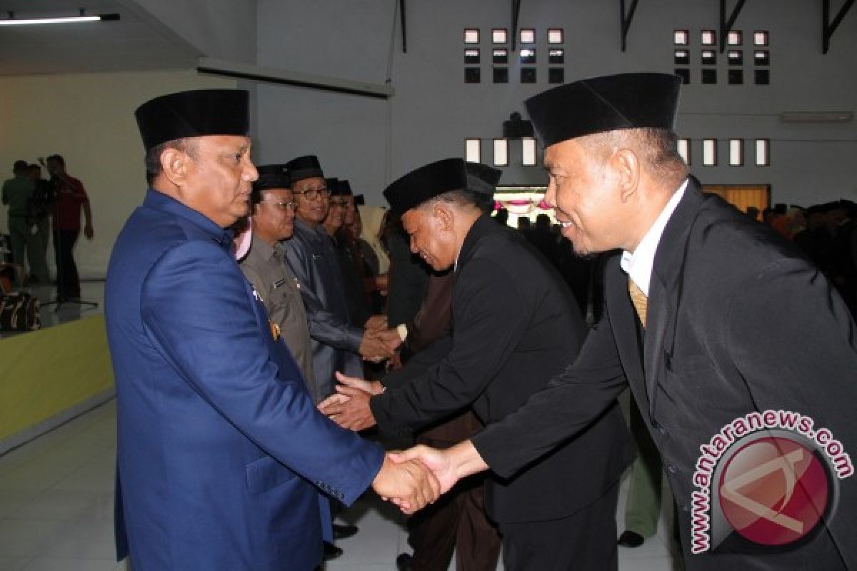 Gubernur Gorontalo Mutasikan 284 Pejabat 