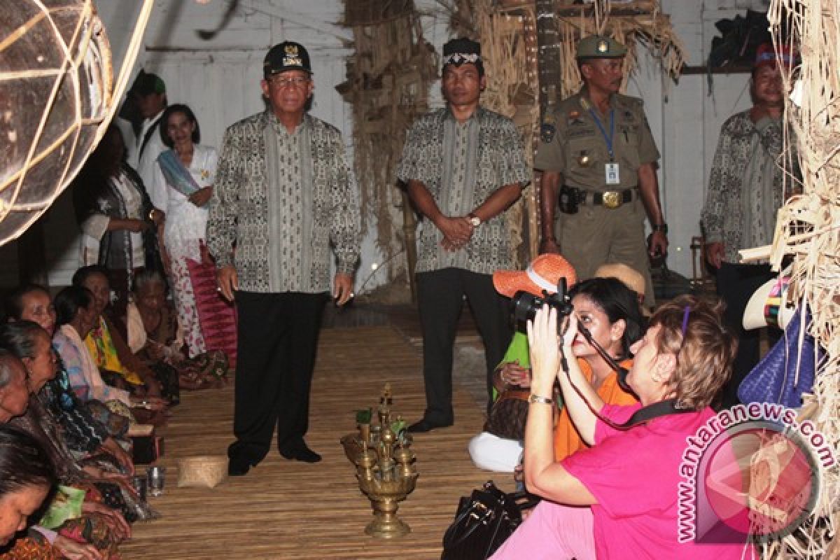 Balangan Gelar Pesta Budaya Adat Dayak Meratus