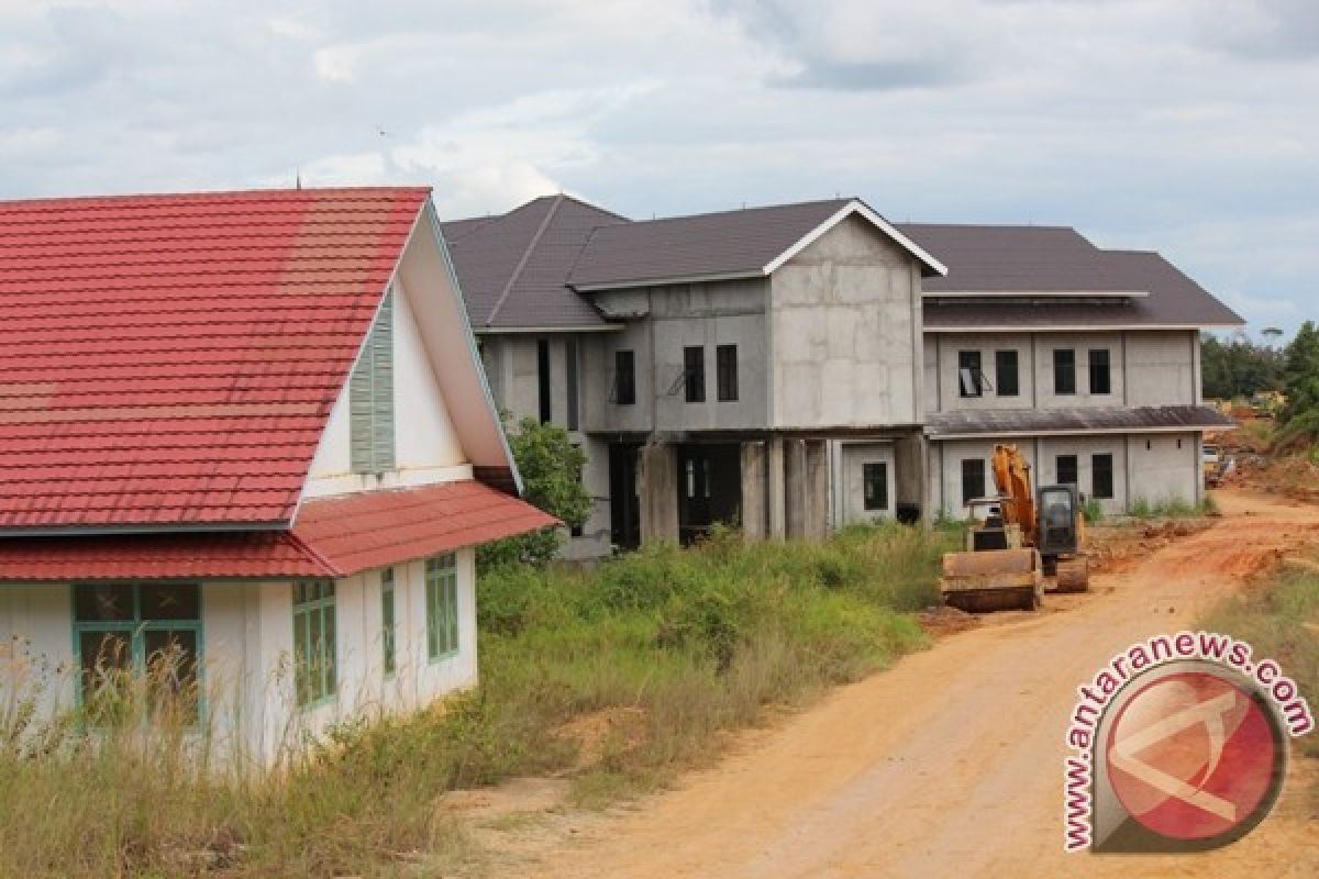 Pembangunan Rumah Sakit Rujukan Sintang Terbengkalai