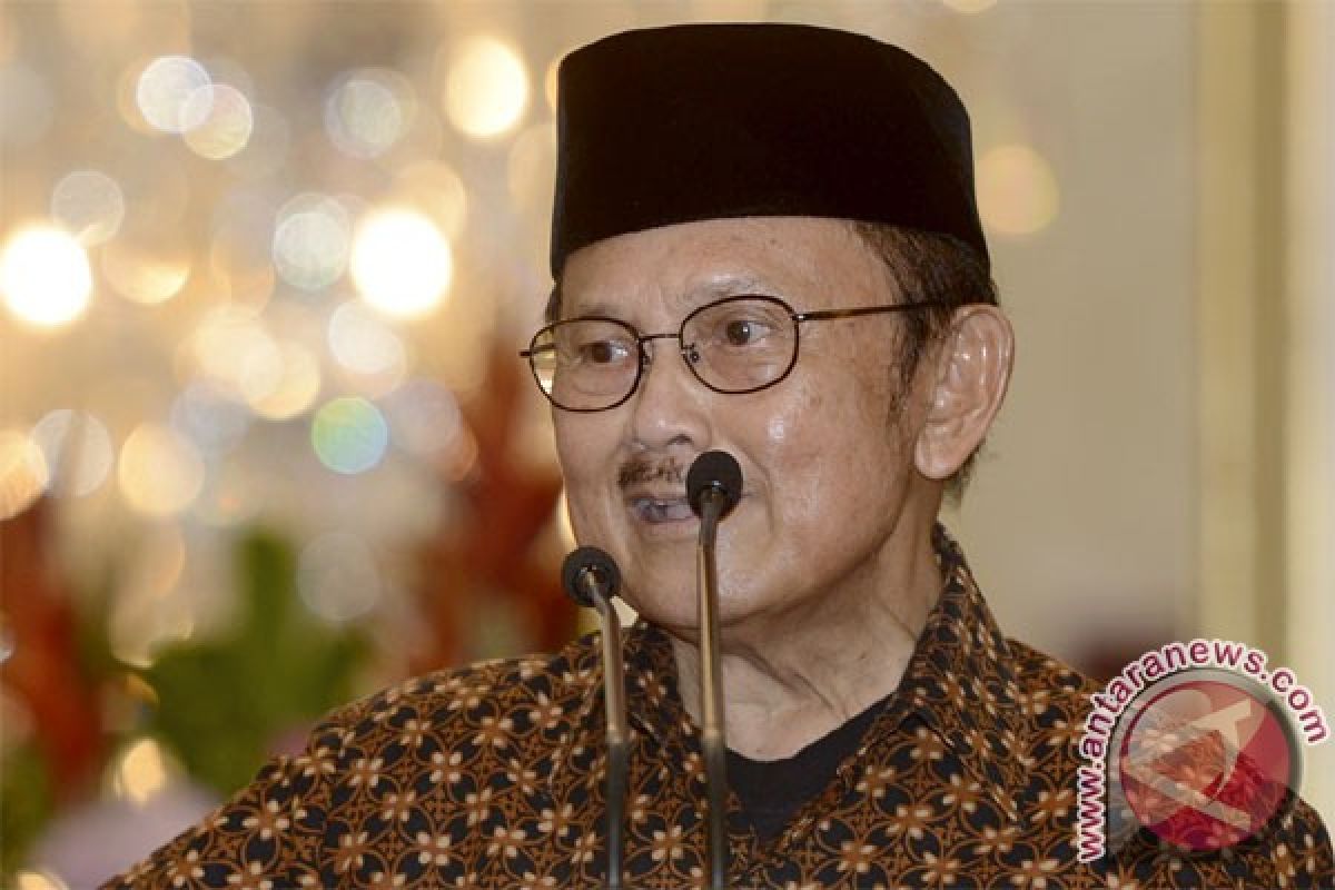 BJ Habibie 80 tahun: semangat tetap menyala