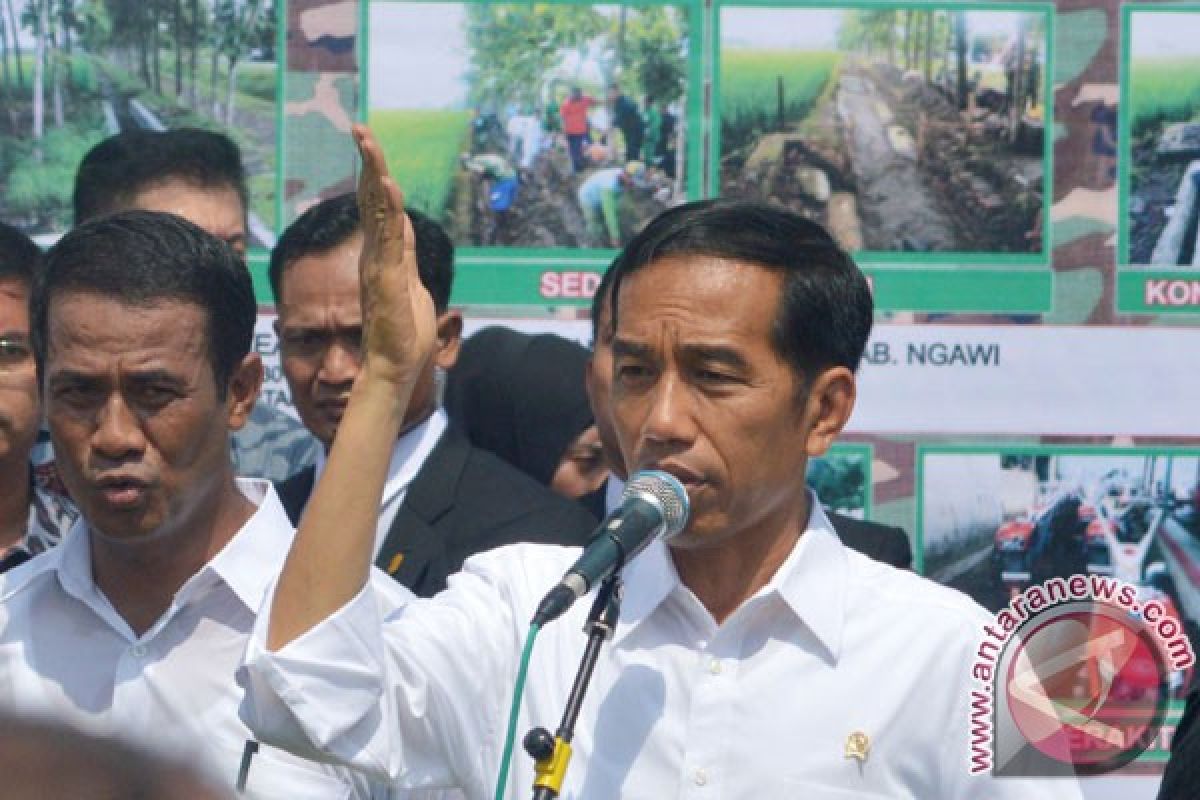 Dialog Presiden dengan ribuan petani di Ngawi