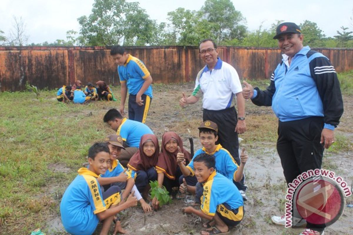 Pemkab Banjar Galakkan Gerakan Menanam Hari Kamis