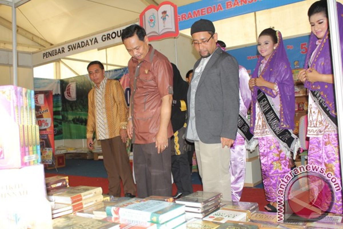 Penerbit Berikan Diskon Untuk 50 Ton Buku 