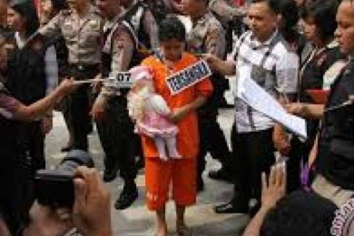 Sidang Pembunuhan Bayi Diwarnai Kericuhan