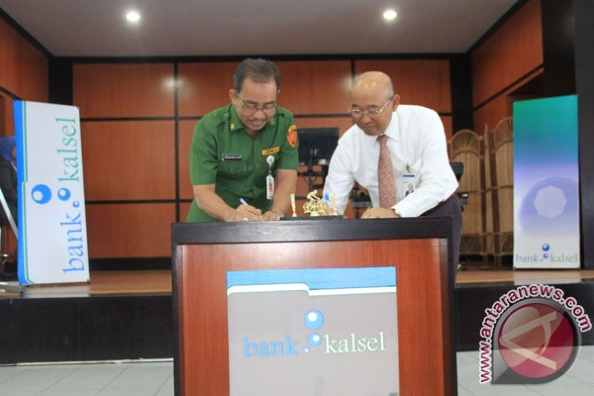 Penandatanganan MoU Pemko Banjarmasin-Bank Kalsel