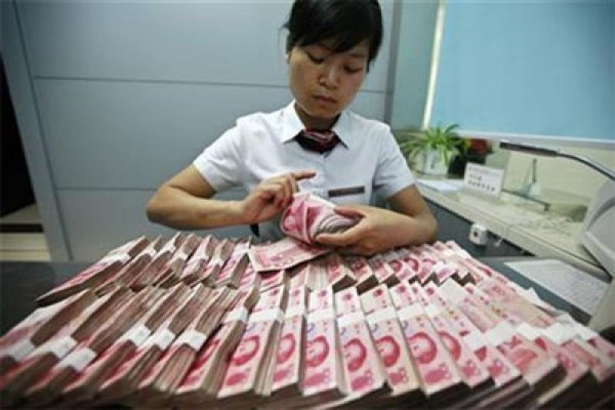 Yuan melemah 303 basis poin terhadap dolar AS