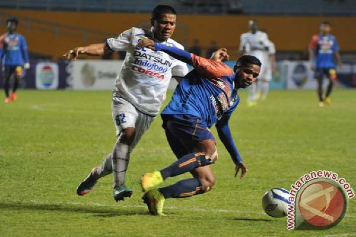 Arema matangkan kerangka tim