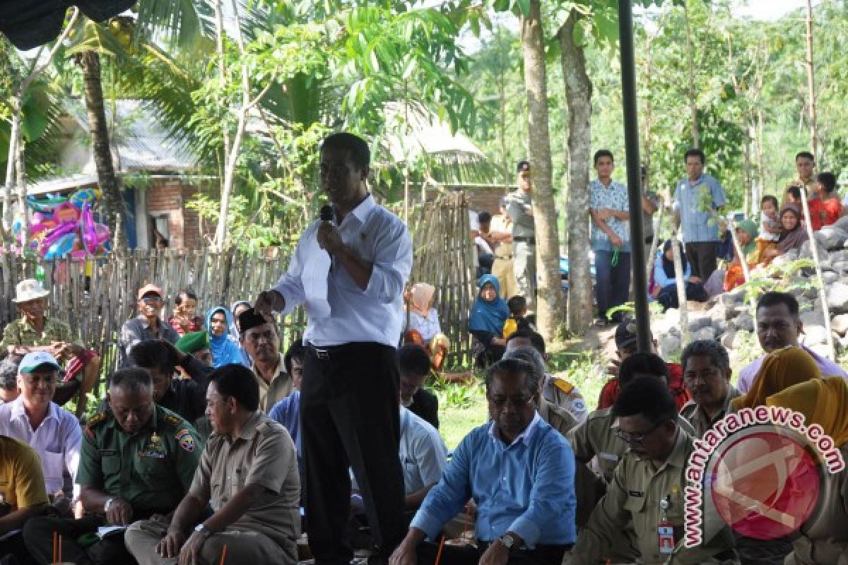 Mentan Siap Biayai Petani Laporkan Masalah Pupuk