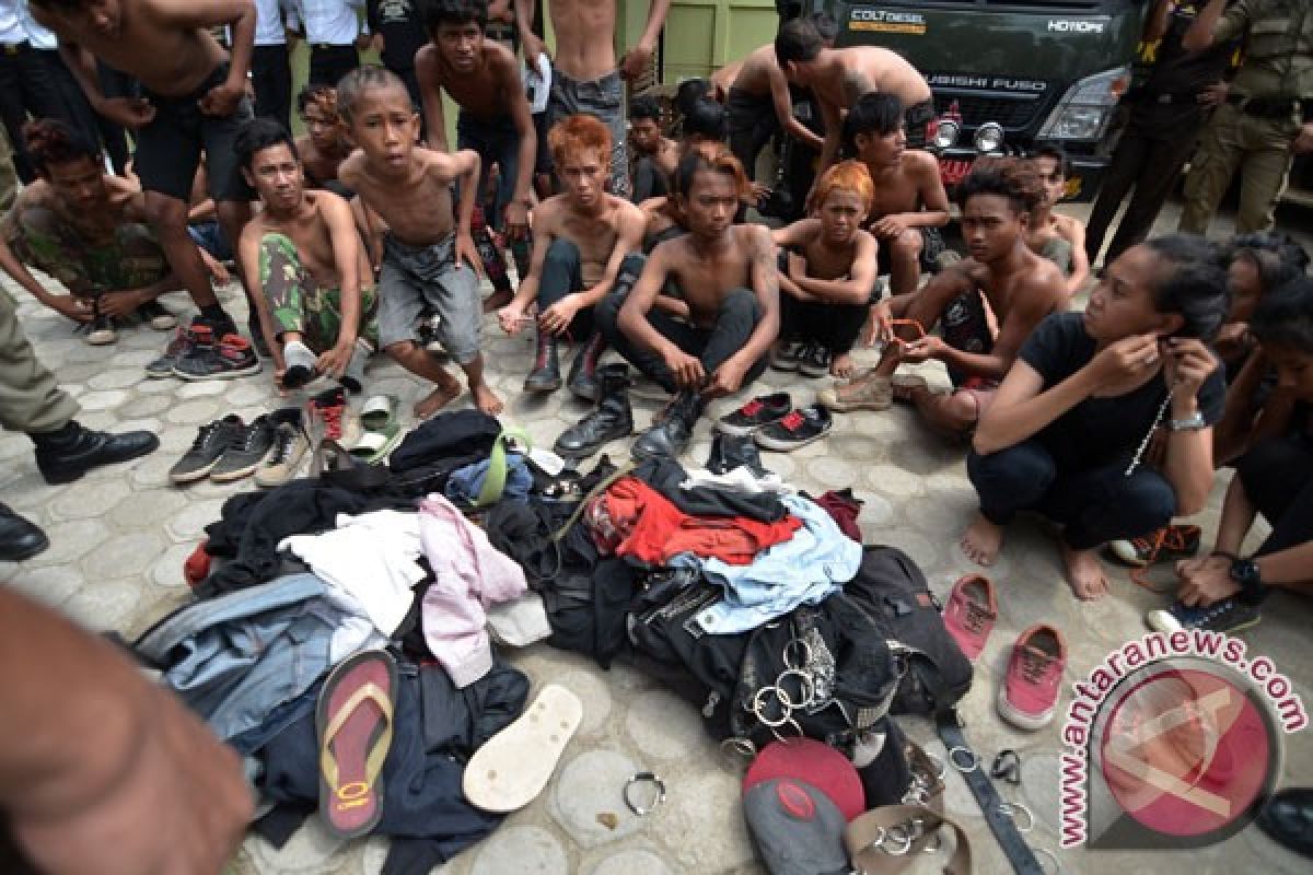 Anak punk di Rokan Hilir resahkan warga