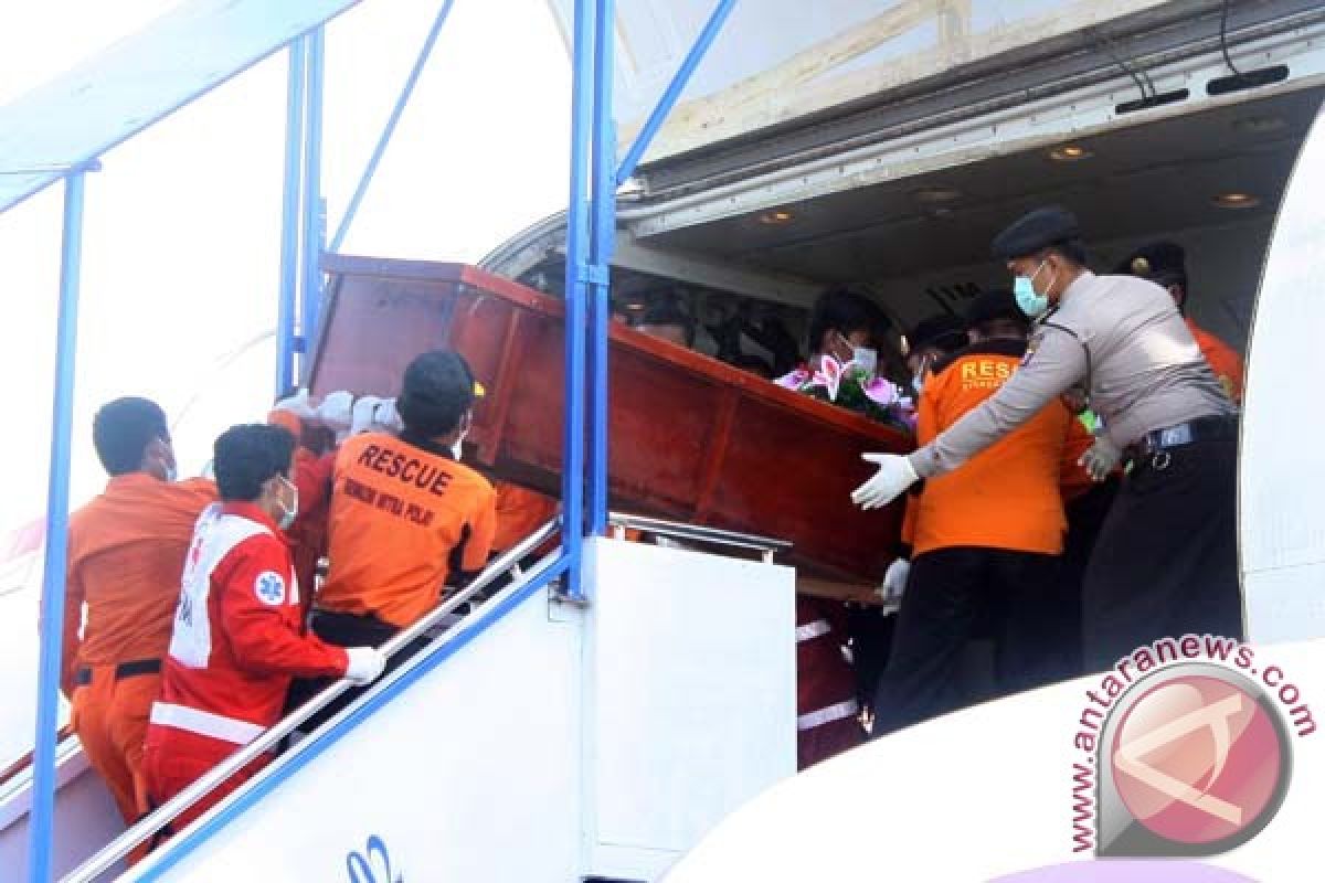 RS Bhayangkara terima 13 jenazah kecelakaan AirAsia