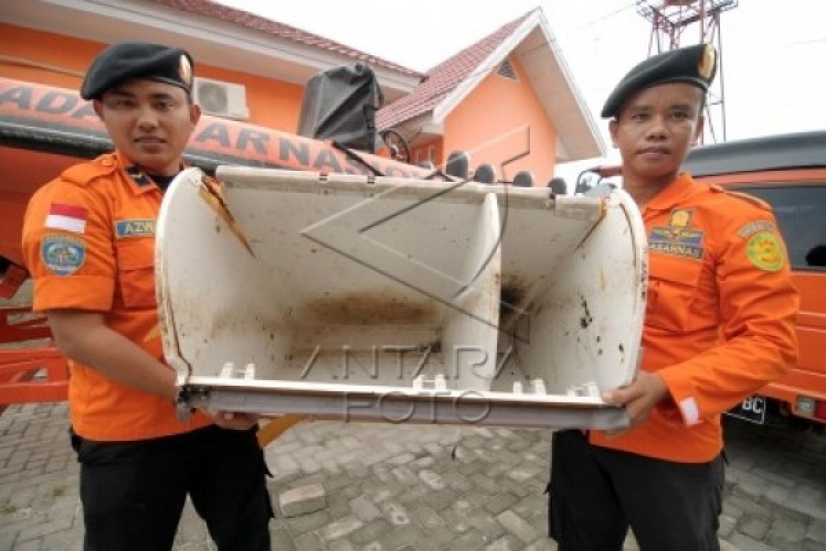 SAR Palu masih temukan serpihan pesawat AirAsia