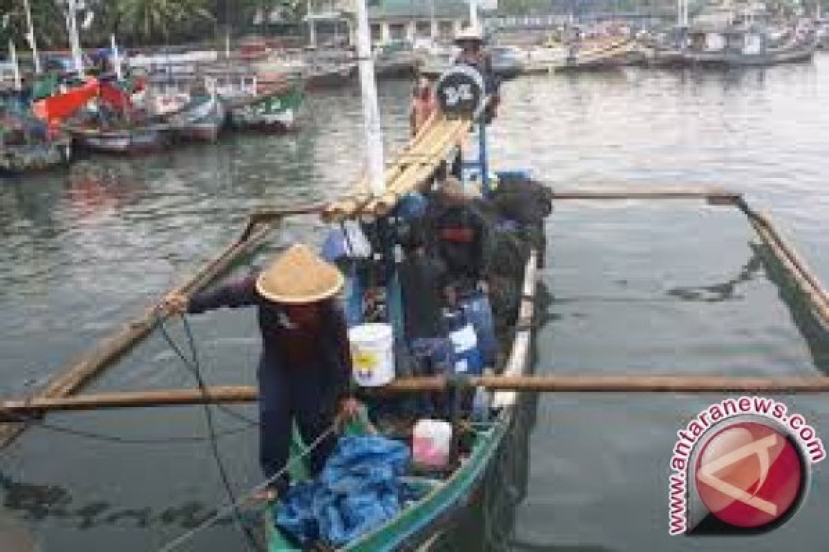 Nelayan Sungailiat Keluhkan Kenaikan BBM Bersubsidi
